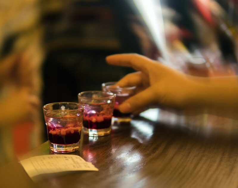 4 Ways to Tell if Someone is Intoxicated